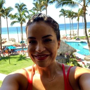 Meet your Posher, Gabriela